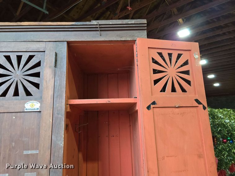 image for item EN3669 (2) cabinets