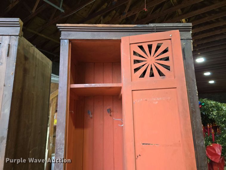 image for item EN3669 (2) cabinets