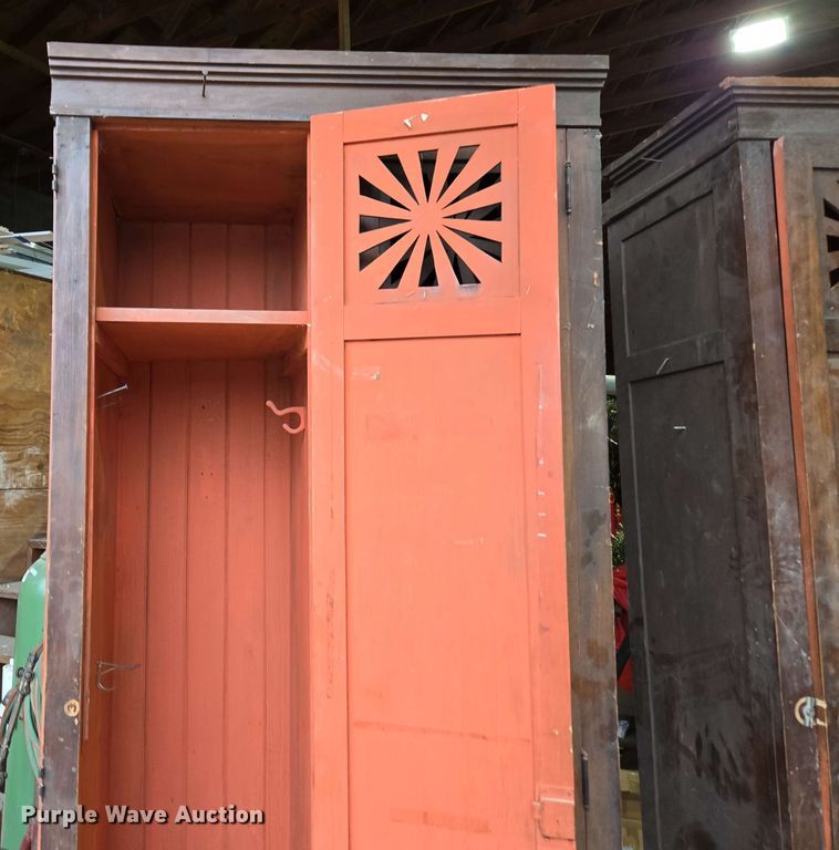 image for item EN3669 (2) cabinets