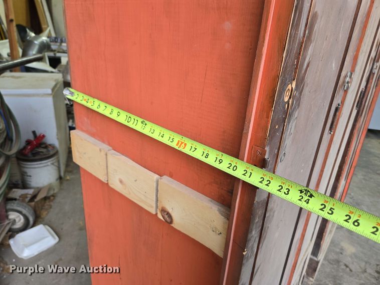 image for item EN3669 (2) cabinets