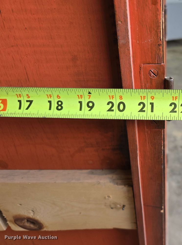 image for item EN3669 (2) cabinets