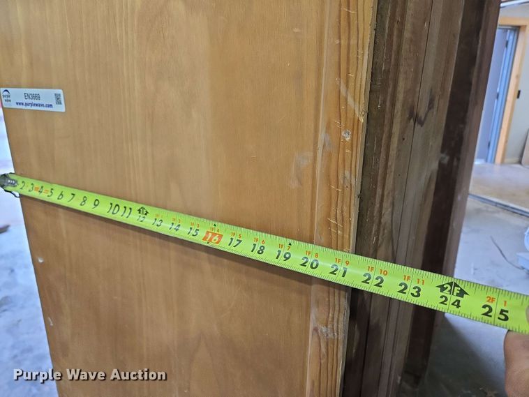 image for item EN3669 (2) cabinets