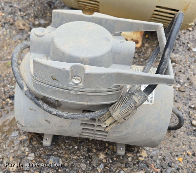 image for item EN3672 Electric motors