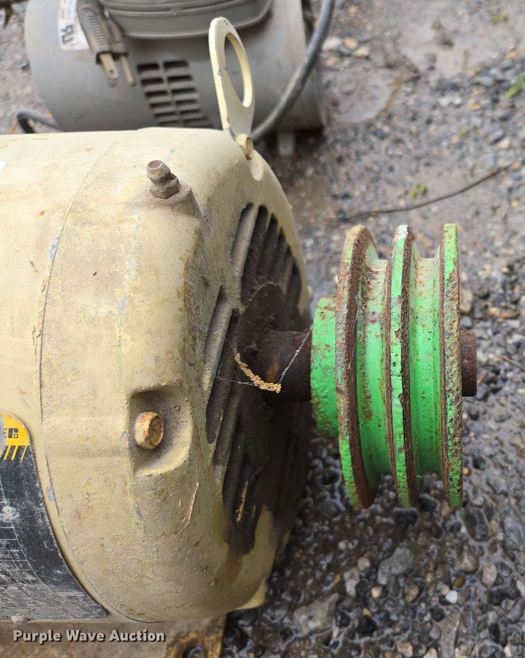 image for item EN3672 Electric motors