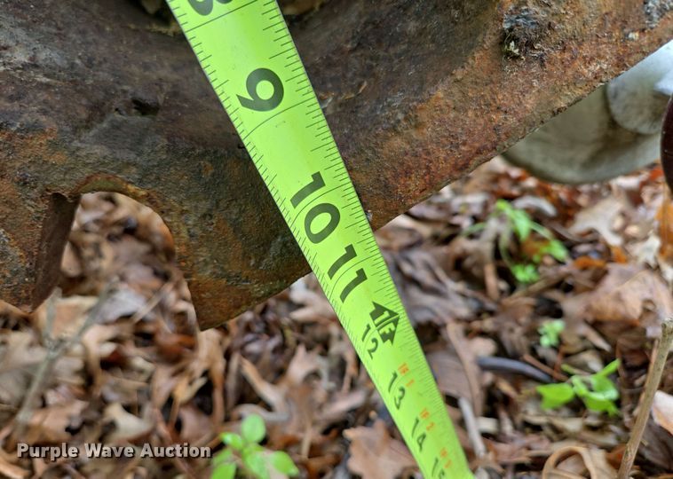 image for item EN3676 (28) The Union Metal light poles