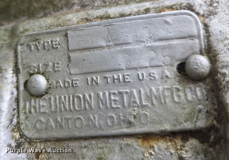 image for item EN3676 (28) The Union Metal light poles