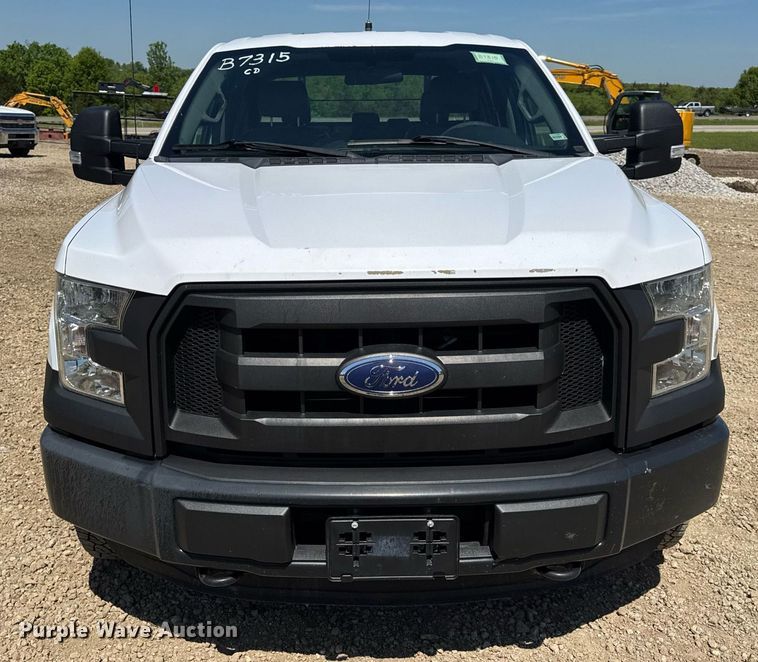 image for item EN4547 2015 Ford F150 XL SuperCrew pickup truck