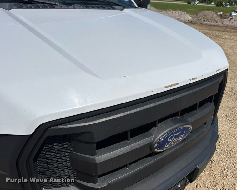 image for item EN4547 2015 Ford F150 XL SuperCrew pickup truck