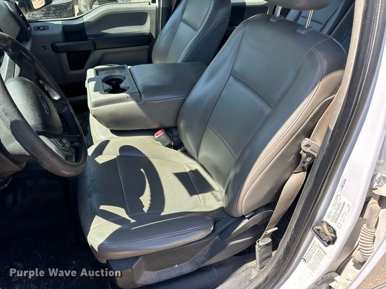 image for item EN4547 2015 Ford F150 XL SuperCrew pickup truck