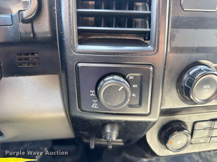 image for item EN4547 2015 Ford F150 XL SuperCrew pickup truck