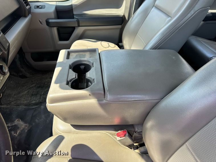 image for item EN4547 2015 Ford F150 XL SuperCrew pickup truck