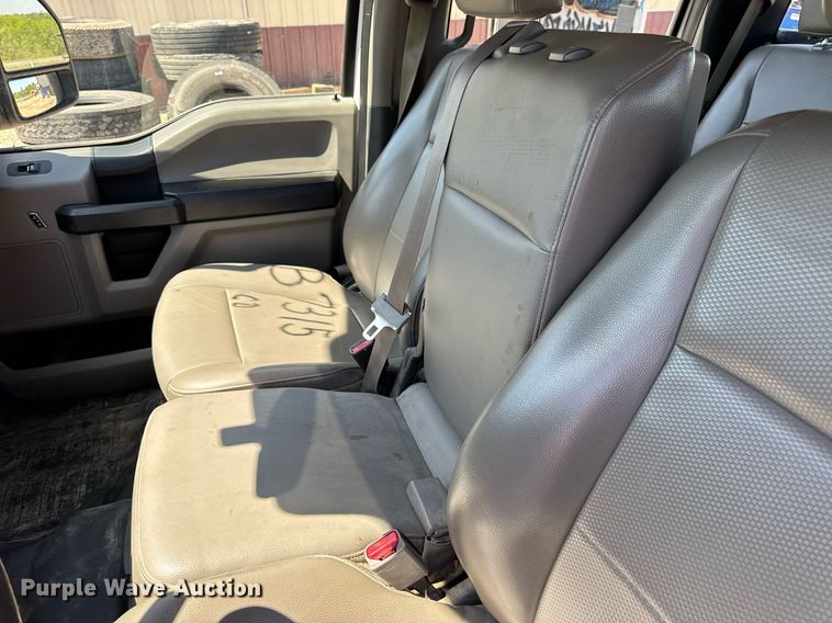 image for item EN4547 2015 Ford F150 XL SuperCrew pickup truck