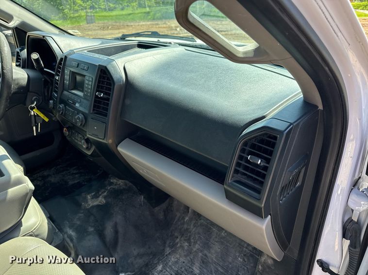 image for item EN4547 2015 Ford F150 XL SuperCrew pickup truck