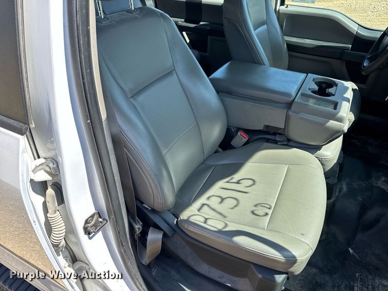 image for item EN4547 2015 Ford F150 XL SuperCrew pickup truck