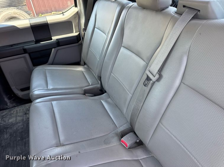 image for item EN4547 2015 Ford F150 XL SuperCrew pickup truck