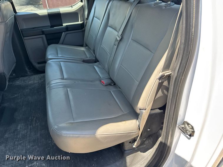 image for item EN4547 2015 Ford F150 XL SuperCrew pickup truck
