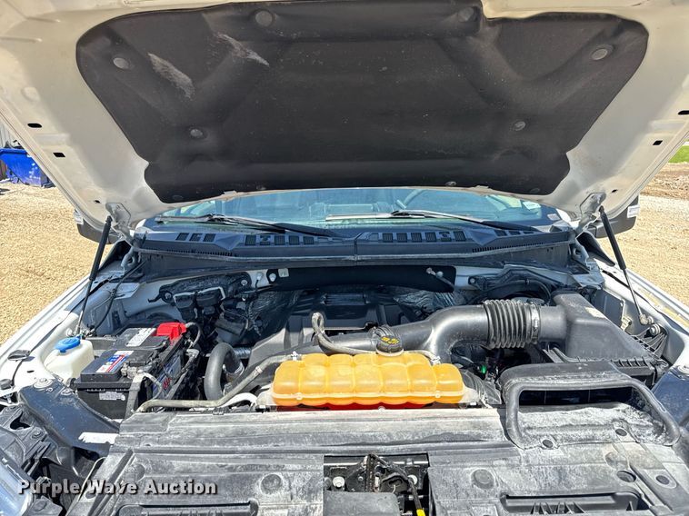image for item EN4547 2015 Ford F150 XL SuperCrew pickup truck