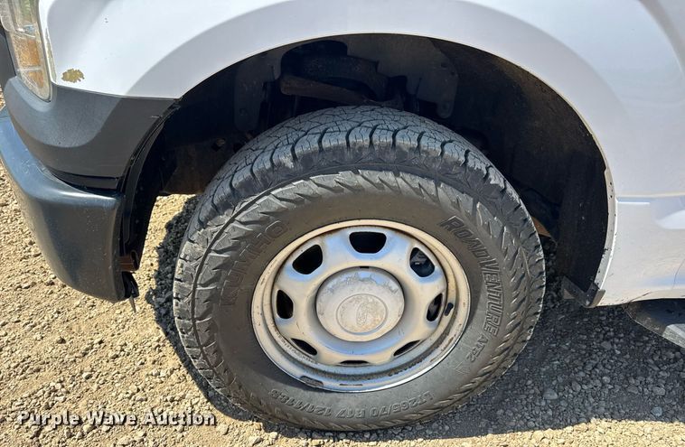 image for item EN4547 2015 Ford F150 XL SuperCrew pickup truck