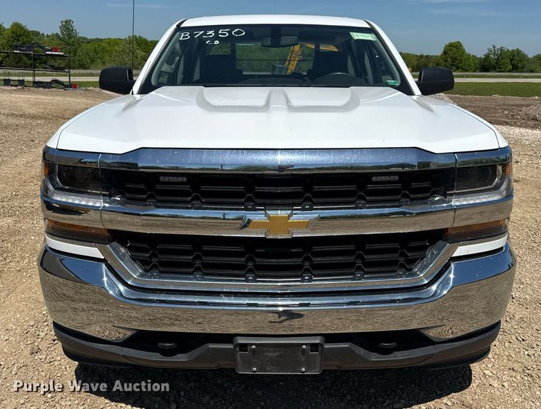 image for item EN4551 2016 Chevrolet Silverado 1500 Crew Cab pickup truck