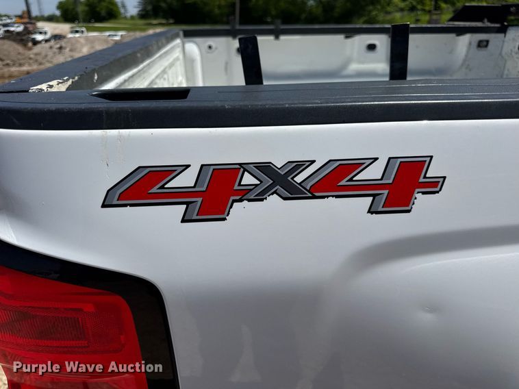 image for item EN4551 2016 Chevrolet Silverado 1500 Crew Cab pickup truck