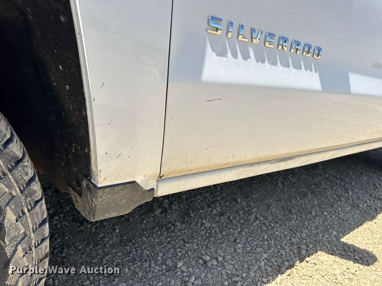 image for item EN4551 2016 Chevrolet Silverado 1500 Crew Cab pickup truck