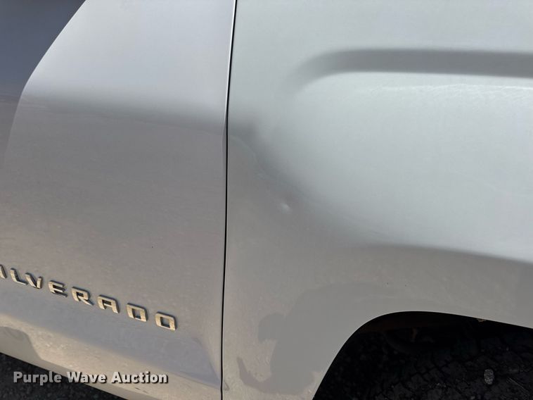 image for item EN4551 2016 Chevrolet Silverado 1500 Crew Cab pickup truck