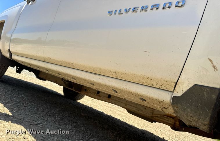 image for item EN4551 2016 Chevrolet Silverado 1500 Crew Cab pickup truck