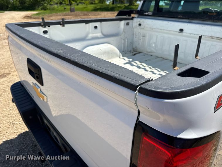 image for item EN4551 2016 Chevrolet Silverado 1500 Crew Cab pickup truck