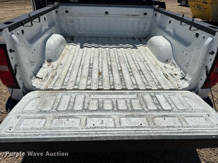 image for item EN4551 2016 Chevrolet Silverado 1500 Crew Cab pickup truck