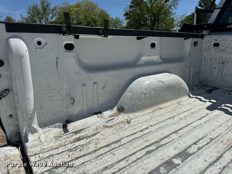 image for item EN4551 2016 Chevrolet Silverado 1500 Crew Cab pickup truck