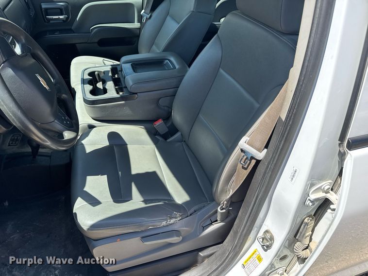 image for item EN4551 2016 Chevrolet Silverado 1500 Crew Cab pickup truck