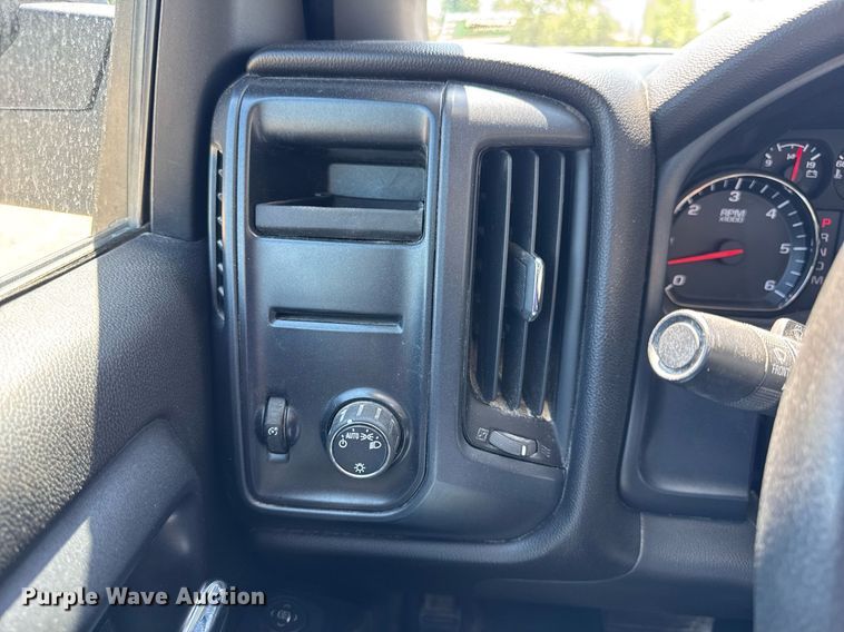 image for item EN4551 2016 Chevrolet Silverado 1500 Crew Cab pickup truck