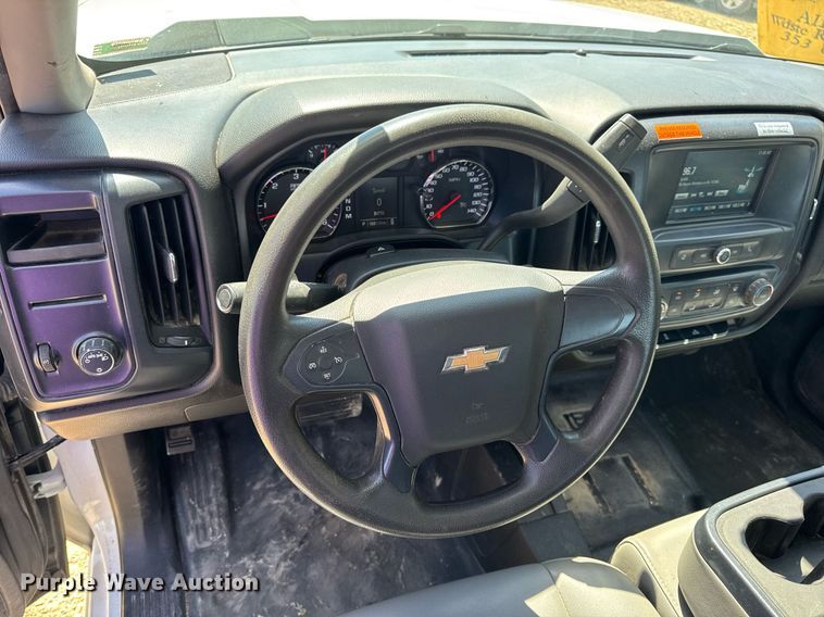 image for item EN4551 2016 Chevrolet Silverado 1500 Crew Cab pickup truck