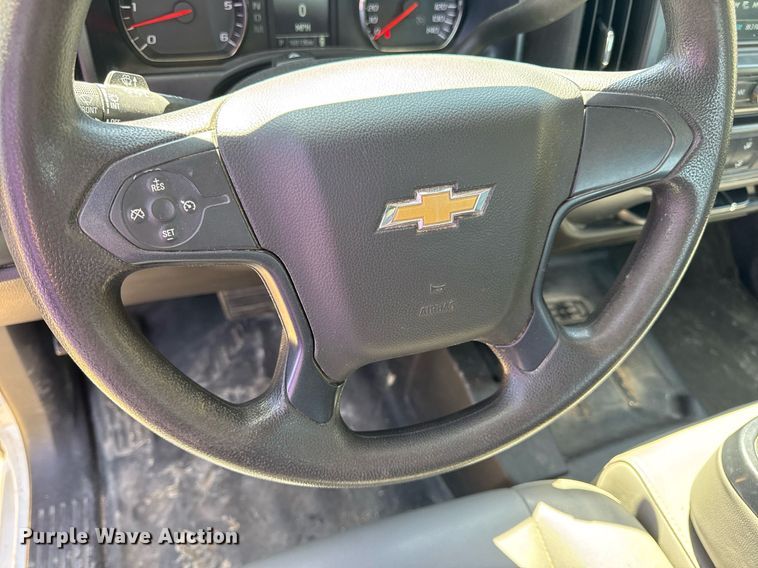 image for item EN4551 2016 Chevrolet Silverado 1500 Crew Cab pickup truck