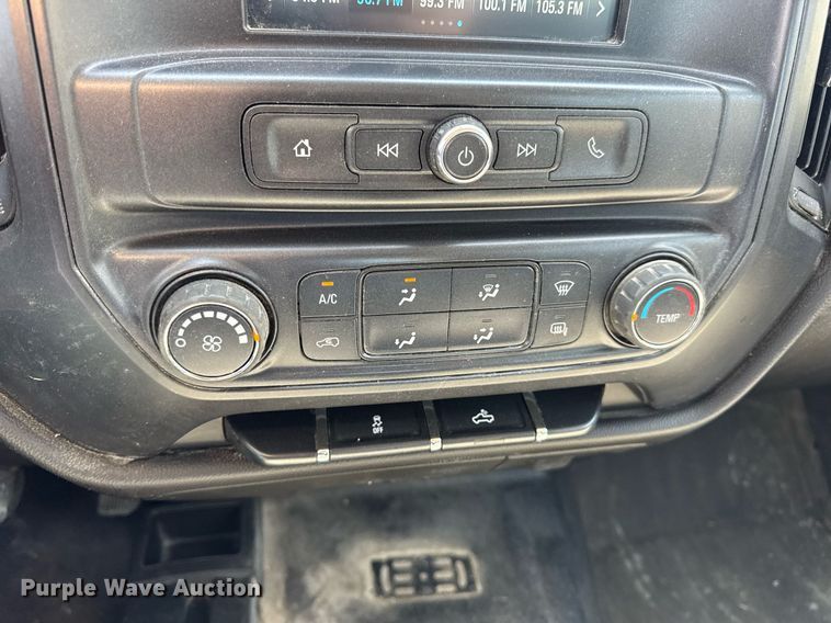 image for item EN4551 2016 Chevrolet Silverado 1500 Crew Cab pickup truck