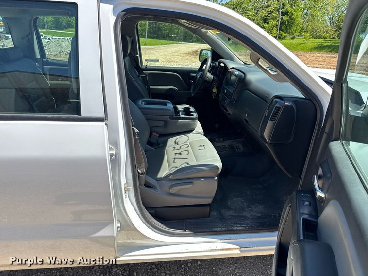 image for item EN4551 2016 Chevrolet Silverado 1500 Crew Cab pickup truck