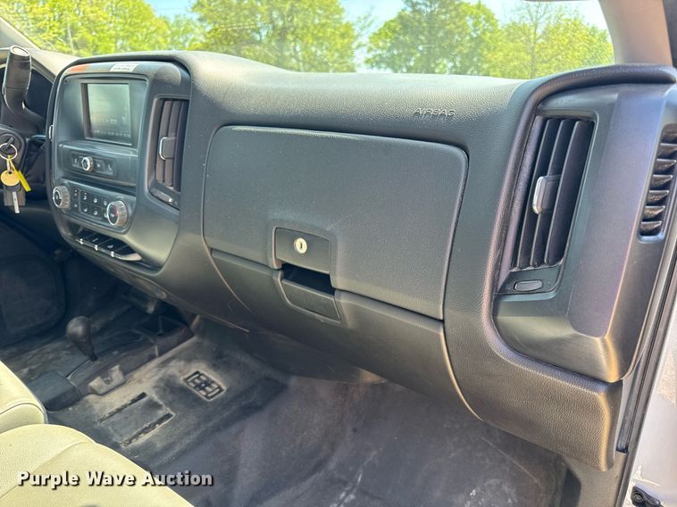 image for item EN4551 2016 Chevrolet Silverado 1500 Crew Cab pickup truck