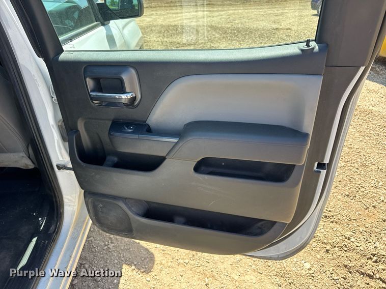 image for item EN4551 2016 Chevrolet Silverado 1500 Crew Cab pickup truck