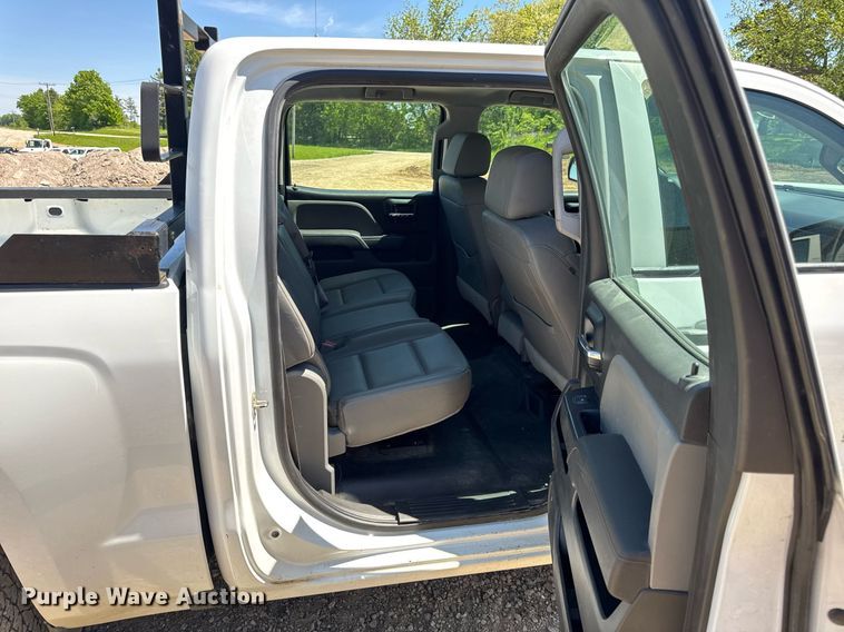 image for item EN4551 2016 Chevrolet Silverado 1500 Crew Cab pickup truck