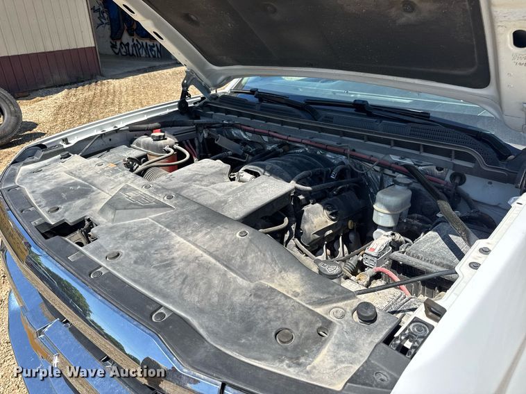 image for item EN4551 2016 Chevrolet Silverado 1500 Crew Cab pickup truck