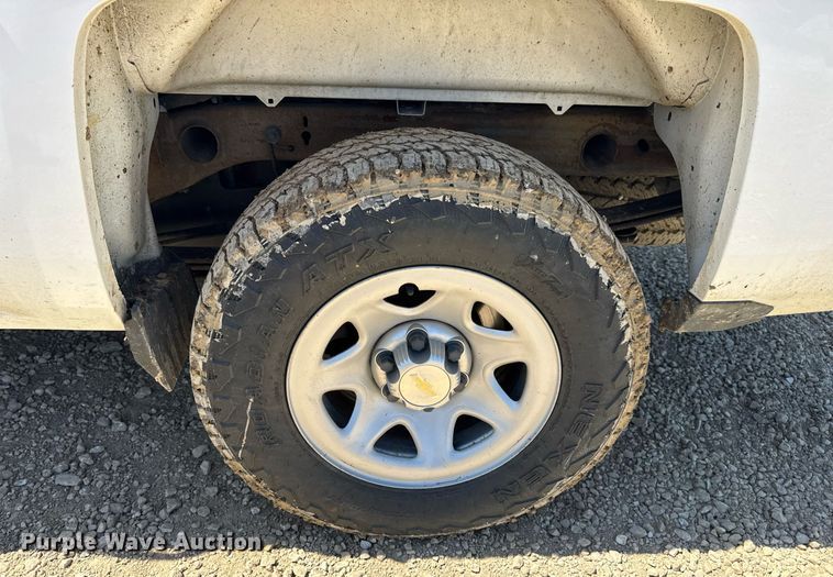 image for item EN4551 2016 Chevrolet Silverado 1500 Crew Cab pickup truck