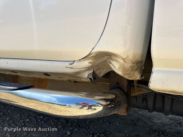 image for item EN4552 2015 Chevrolet Silverado 2500HD Crew Cab pickup truck