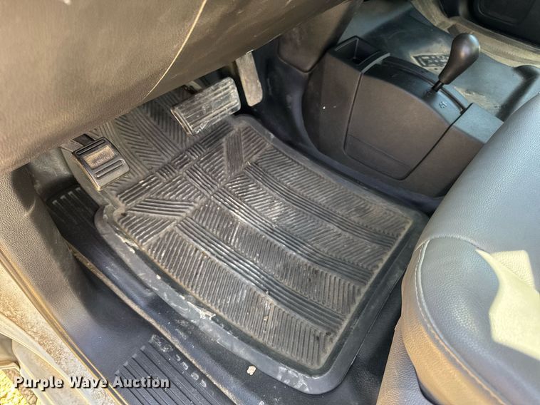 image for item EN4552 2015 Chevrolet Silverado 2500HD Crew Cab pickup truck