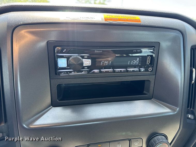 image for item EN4552 2015 Chevrolet Silverado 2500HD Crew Cab pickup truck