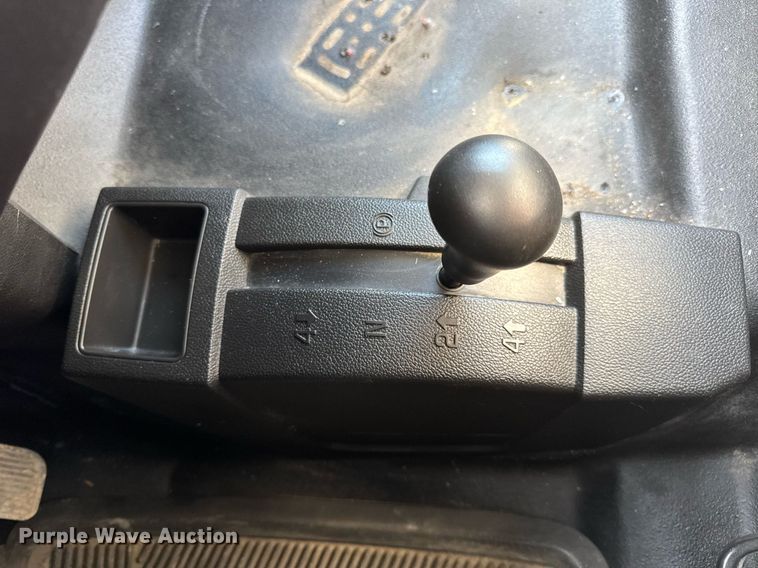 image for item EN4552 2015 Chevrolet Silverado 2500HD Crew Cab pickup truck