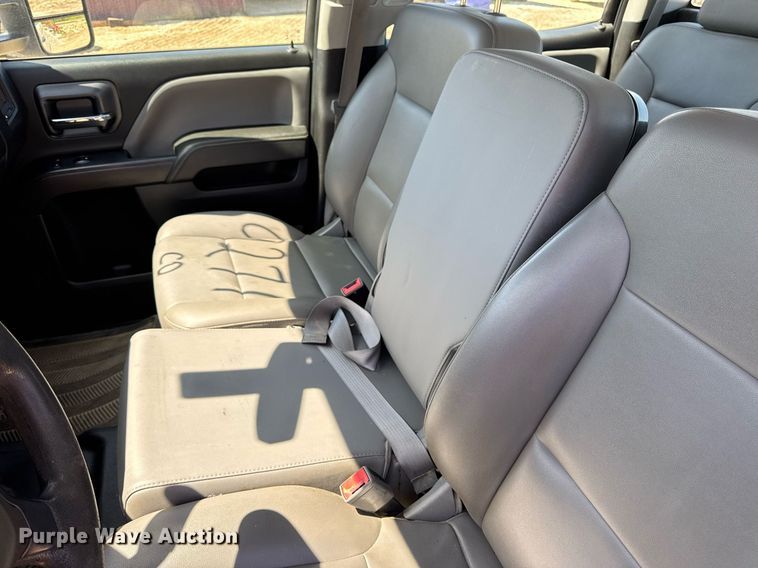 image for item EN4552 2015 Chevrolet Silverado 2500HD Crew Cab pickup truck