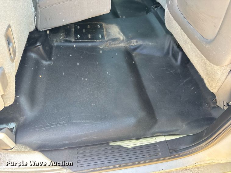 image for item EN4552 2015 Chevrolet Silverado 2500HD Crew Cab pickup truck