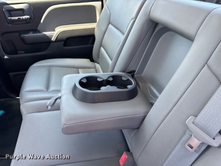 image for item EN4552 2015 Chevrolet Silverado 2500HD Crew Cab pickup truck