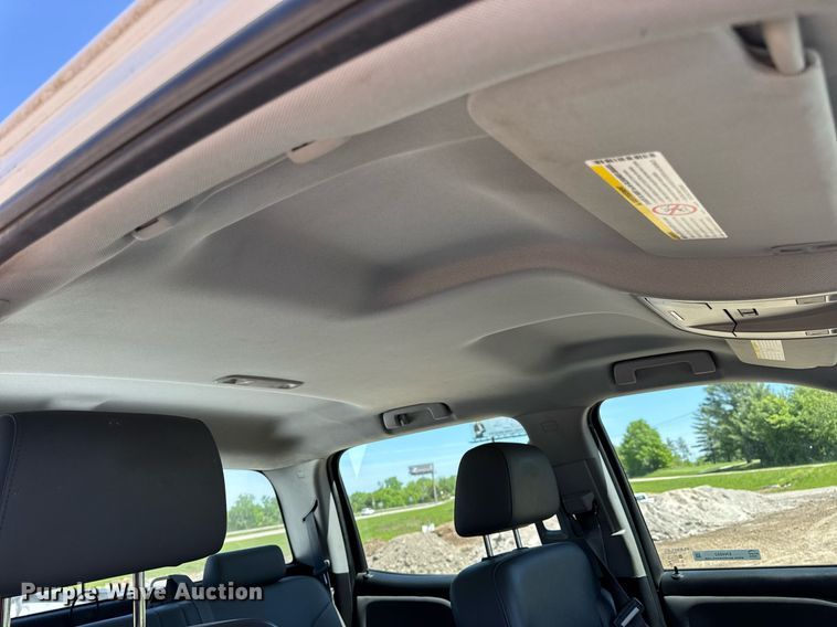 image for item EN4552 2015 Chevrolet Silverado 2500HD Crew Cab pickup truck