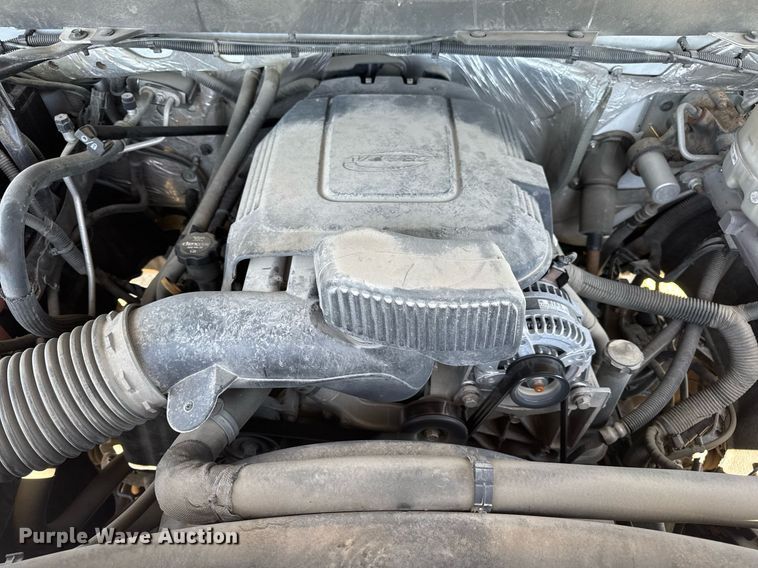 image for item EN4552 2015 Chevrolet Silverado 2500HD Crew Cab pickup truck